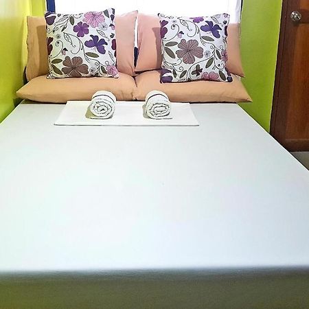 Amelia Homestay Puerto Princesa Екстер'єр фото